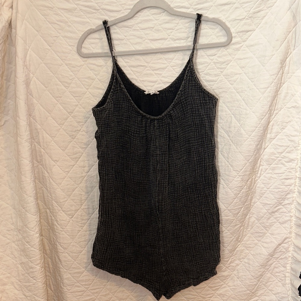 BUCKETLIST Black Washed Crinkle Gauze Cotton Romper Women's S